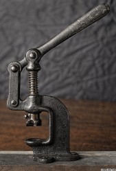 Press-split_BW-color